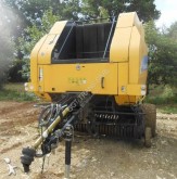 Presse à balles rondes New Holland