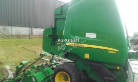 John Deere 864