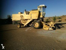 New Holland Maize header