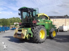 John Deere 6910