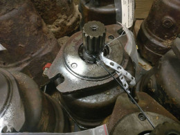 moteur hydraulique de translation Caterpillar