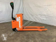 Doosan pallet truck