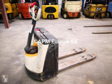 Crown pallet truck