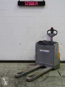 Still pedestrian pallet truck