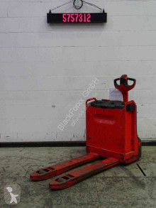 Still pedestrian pallet truck
