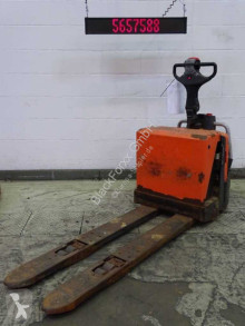 pallet truck handbestuurd Toyota
