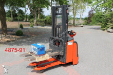 Linde pedestrian stacker