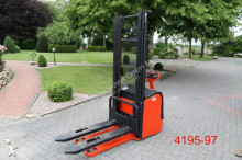 Linde pedestrian stacker