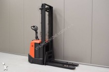 BT pedestrian stacker