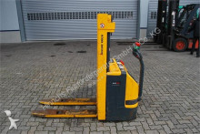 Jungheinrich EJC10 stacker