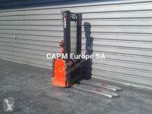 Fenwick L12 stacker
