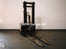 Crown WE2300S stacker