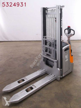Still stacker