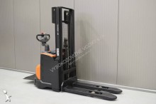 BT pedestrian stacker