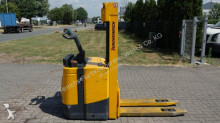 stacker acompanhante Jungheinrich