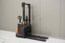 BT pedestrian stacker