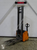 Still pedestrian stacker