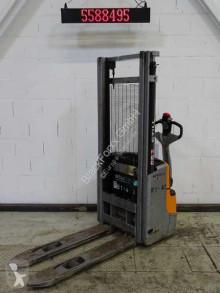 Still pedestrian stacker