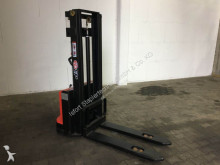 n/a pedestrian stacker