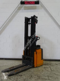 Still pedestrian stacker
