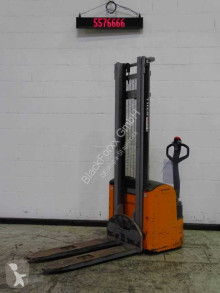 Still pedestrian stacker