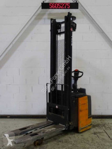 Still pedestrian stacker