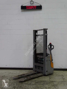 Still pedestrian stacker