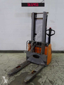 Still pedestrian stacker