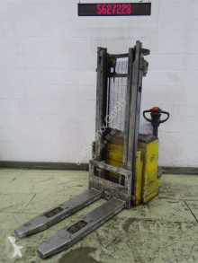 OM pedestrian stacker