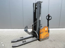 Still pedestrian stacker