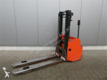 Linde pedestrian stacker