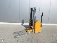 Still pedestrian stacker