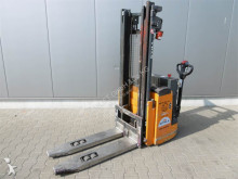 Still pedestrian stacker