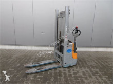 Still pedestrian stacker