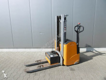 Still pedestrian stacker