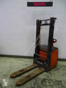 Linde L16 stacker