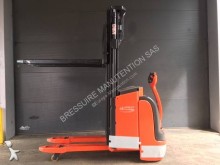 Fenwick-Linde pedestrian stacker