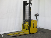 Yale MS 12 AC stacker