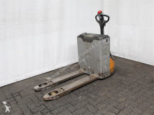 Still pedestrian stacker