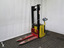 Hyster S 1.2-32 stacker