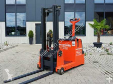 Linde stacker