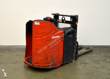 Linde stacker