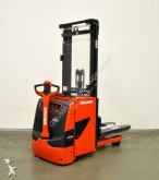 Linde stacker