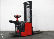 Linde stacker