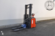 Linde stacker