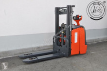 Linde stacker