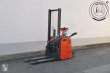 Linde stacker