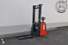 Linde stacker