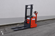 Linde stacker