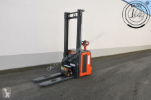 Linde stacker
